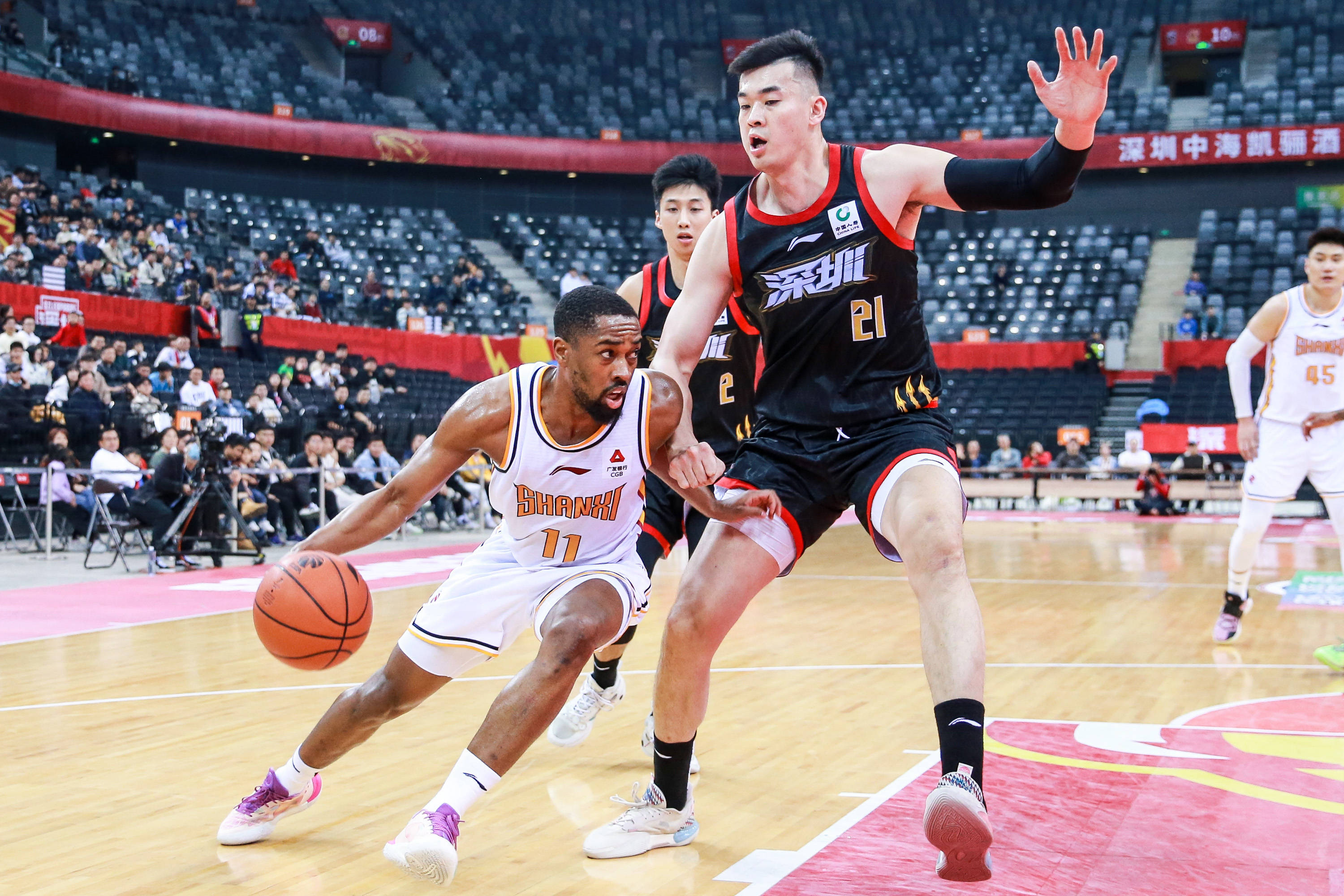 示了他过人 示了他过人